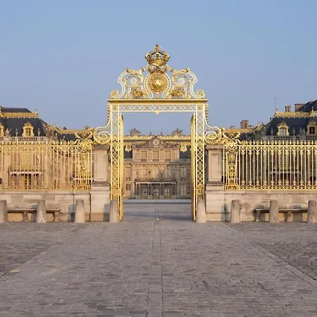 Charming Versailles, Close To Paris *